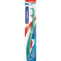 Зубная щетка Aquafresh стандарт средней жесткости